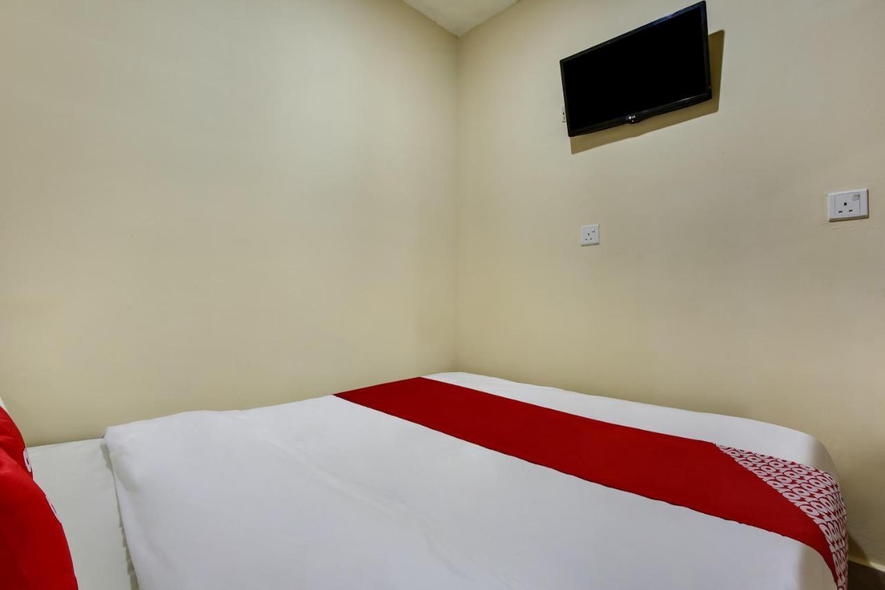 Oyo 43927 Sassana Hotel Куала-Лумпур Экстерьер фото