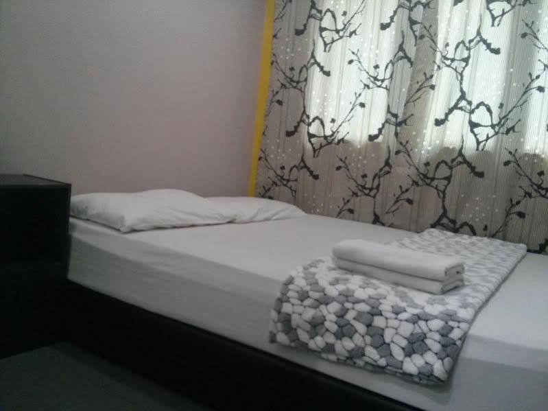 Oyo 43927 Sassana Hotel Куала-Лумпур Экстерьер фото